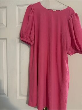 crown & ivy Hot Pink Puff Sleeve Shift Dress